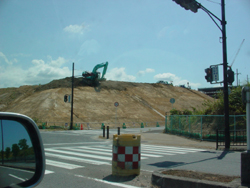 行く途中見た工事。落ちそう。。。