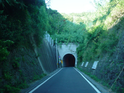 車１台分のトンネル